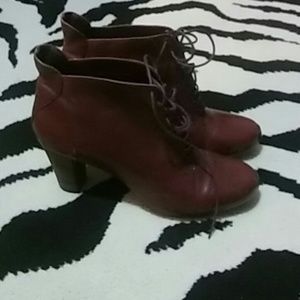 New shoe, who this? Nine West burg booties sz 10